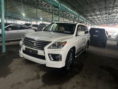 Photo of the vehicle Lexus LX