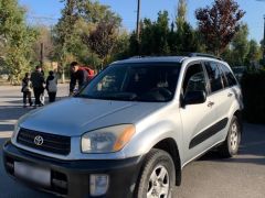 Сүрөт унаа Toyota RAV4