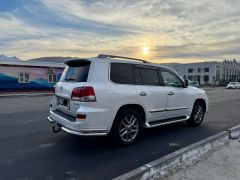 Photo of the vehicle Lexus LX