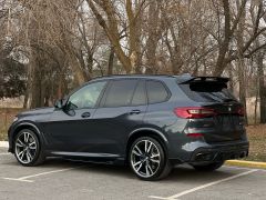 Photo of the vehicle BMW X5