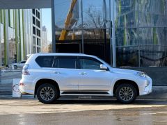 Photo of the vehicle Lexus GX