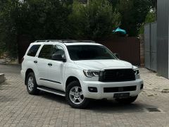 Photo of the vehicle Toyota Sequoia