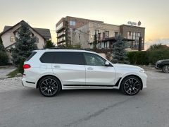 Photo of the vehicle BMW X7