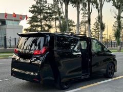 Photo of the vehicle Toyota Alphard