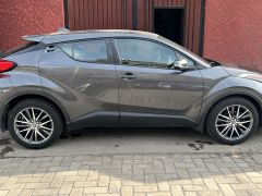 Photo of the vehicle Toyota C-HR