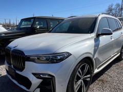 Фото авто BMW X7