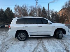 Photo of the vehicle Lexus LX