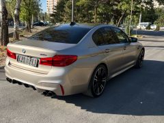 Photo of the vehicle BMW M5