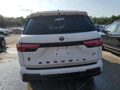 Photo of the vehicle Toyota Sequoia