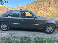 Сүрөт унаа Mercedes-Benz W124