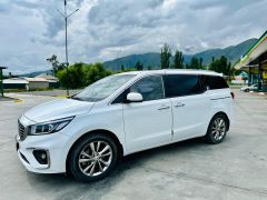 Photo of the vehicle Kia Carnival