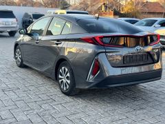 Фото авто Toyota Prius