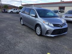 Фото авто Toyota Sienna