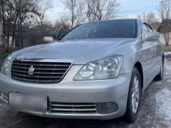 Photo of the vehicle Toyota Crown