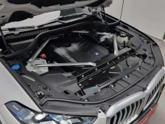 Photo of the vehicle BMW X5