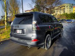 Photo of the vehicle Lexus GX