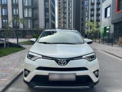 Сүрөт унаа Toyota RAV4