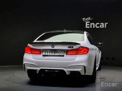 Photo of the vehicle BMW M5