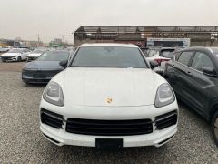 Photo of the vehicle Porsche Cayenne