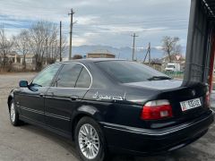 Photo of the vehicle BMW 5 Series