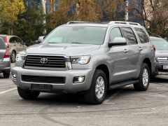 Фото авто Toyota Sequoia