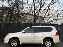 Photo of the vehicle Lexus GX