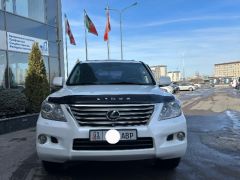 Photo of the vehicle Lexus LX