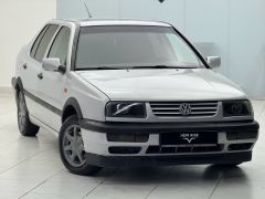 Photo of the vehicle Volkswagen Vento