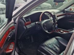 Photo of the vehicle Lexus LS