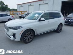 Photo of the vehicle BMW X7