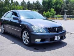 Photo of the vehicle Toyota Crown