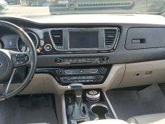 Photo of the vehicle Kia Carnival