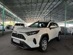 Сүрөт унаа Toyota RAV4