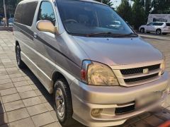 Photo of the vehicle Toyota HiAce