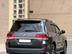 Photo of the vehicle Toyota Land Cruiser