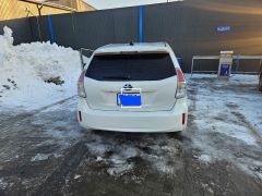 Photo of the vehicle Toyota Prius v (+)