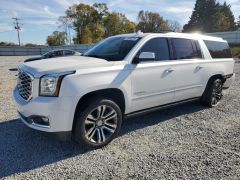 Photo of the vehicle GMC Yukon