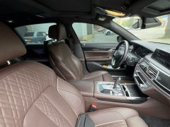 Photo of the vehicle BMW 7 Series