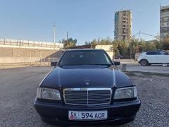 Сүрөт унаа Mercedes-Benz C-Класс