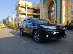 Photo of the vehicle Toyota Highlander