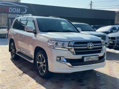 Photo of the vehicle Toyota Land Cruiser