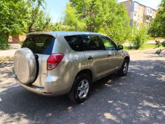 Сүрөт унаа Toyota RAV4