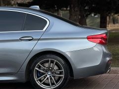 Photo of the vehicle BMW 5 Series