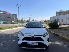 Сүрөт Toyota RAV4  2019