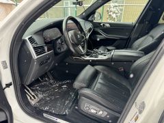 Photo of the vehicle BMW X7