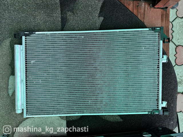 Авто тетиктер жана сарптоолору - Диффузор радиаторы Lexus Nx200-300 Раф4