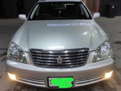 Photo of the vehicle Toyota Crown