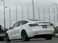 Фото авто Tesla Model 3