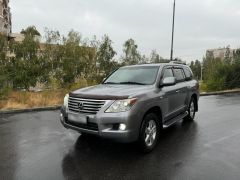 Photo of the vehicle Lexus LX