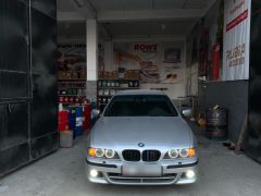 Photo of the vehicle BMW 5 Series